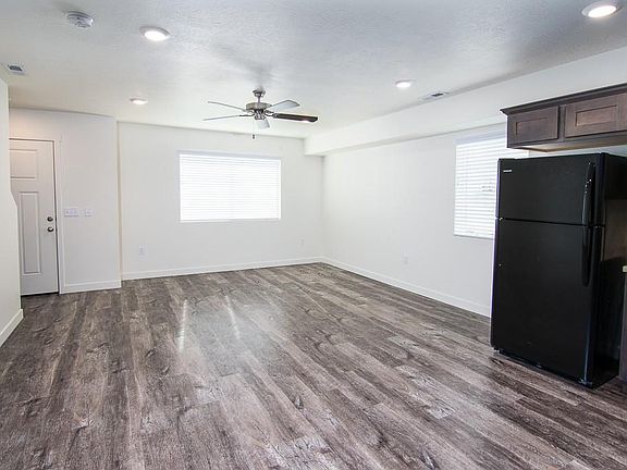 3rd image of 1234 W Rock Hound Way