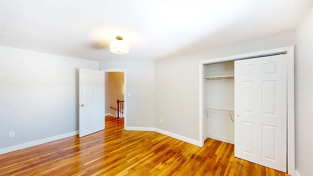 3 bed, 1100 sqft, $3,300 — Photo 3