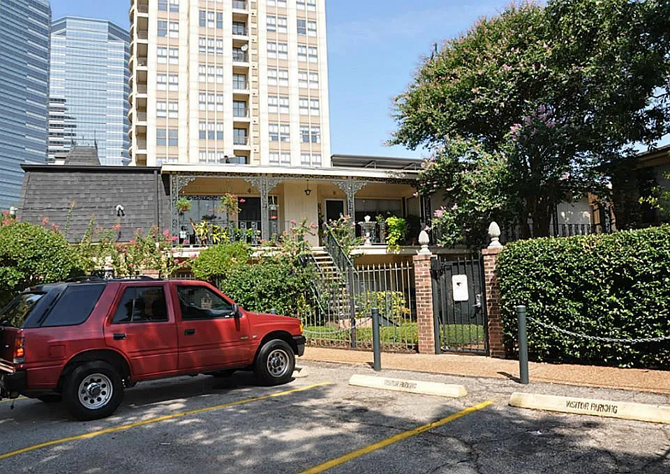 800 Post Oak Blvd #82