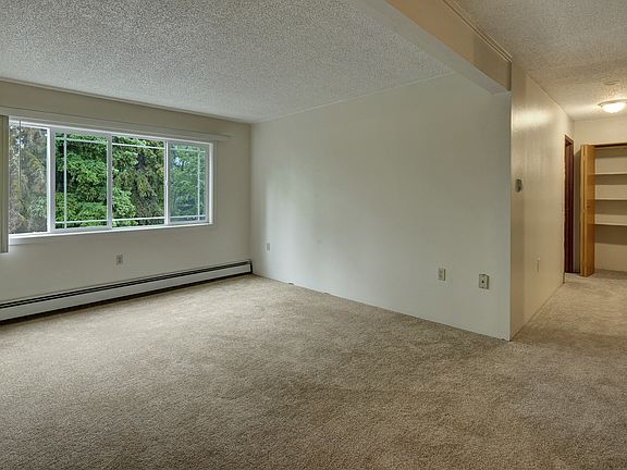 Taiga Apartment - Living Room