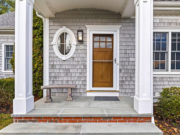 2nd image of 464 N Falmouth Highway #5CU