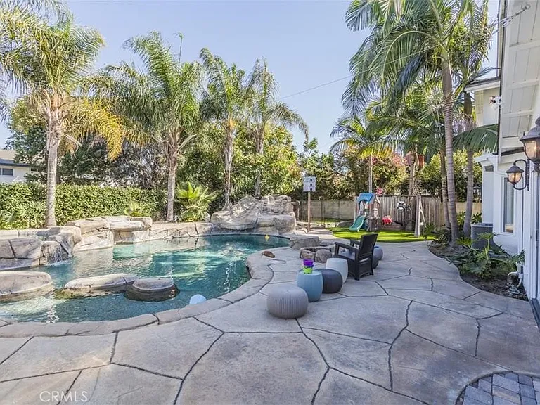 18684 Santa Ramona St — Photo 17