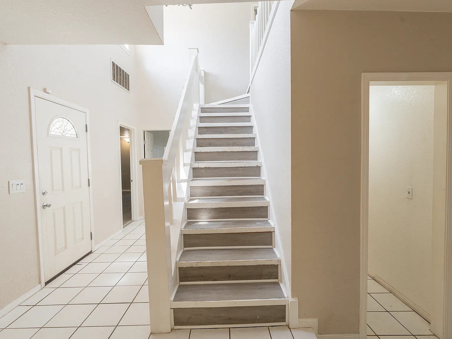 4 bed, 2911 sqft, $2,150 — Photo 4