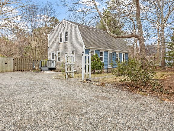 4th image of 128 Quaker Meetinghouse Road