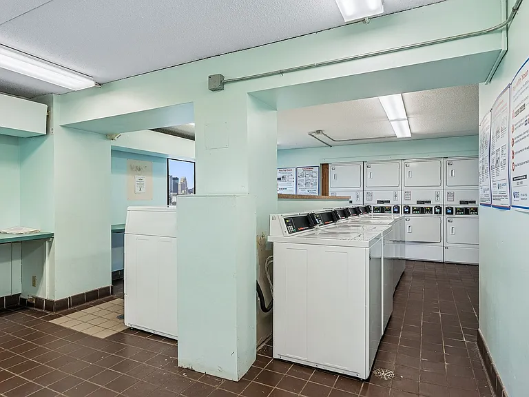Chateau Student Housing Cooperative — Photo 23