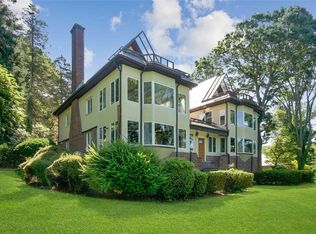 32 Lower Devon Rd, Port Jefferson, NY 11777