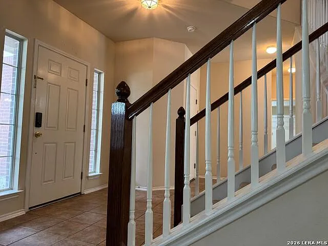 4 bed, 2.5 bath, 2806 sqft, $2,200 — Photo 4