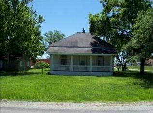 15 E 6th St, Adrian, MO 64720