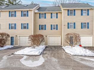 11 Fords Landing Dr, Dover, NH 03820