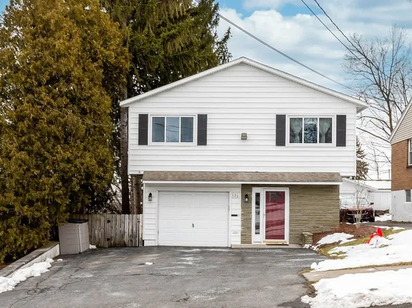 171 Clover Ridge Dr, Syracuse, NY 13206