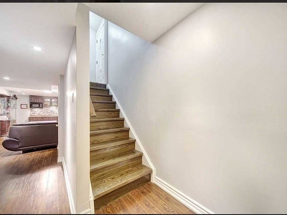 2nd image of 51 Knowles Dr #Basement