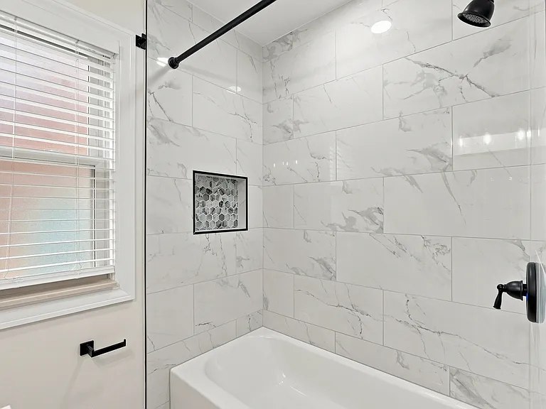 427 N Waverly St — Photo 16