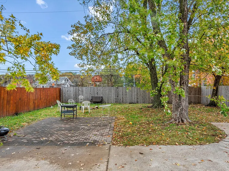 4933 Odell St #1W — Photo 8