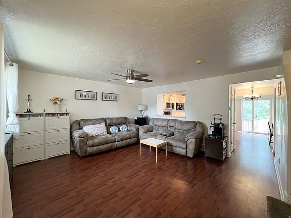 3rd image of 7966 N Dundee Dr