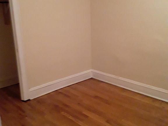 4th image of 1614 W 82nd St #3