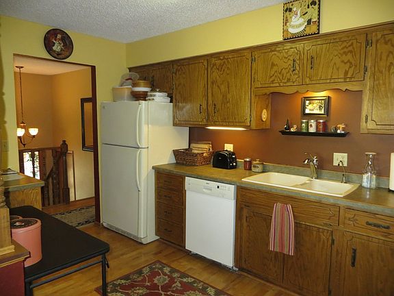 4th image of 117 Lone Oak Ct
