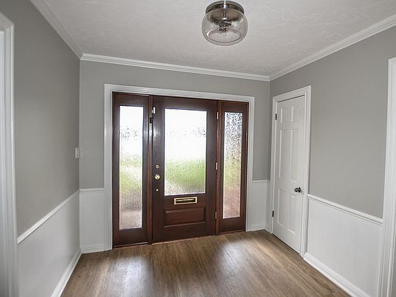 2nd image of 4910 Gladys Ave