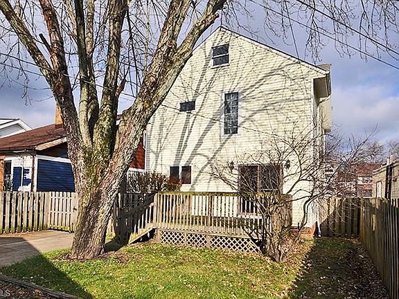 3rd image of 17701 Sedalia Ave