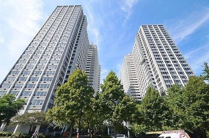 1st image of 4250 N Marine Dr APT 2209