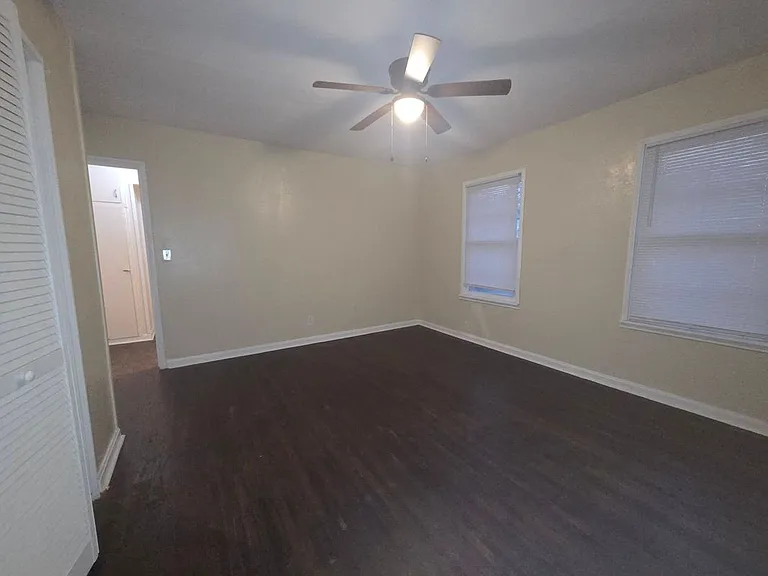1204 W Lee Ave — Photo 25
