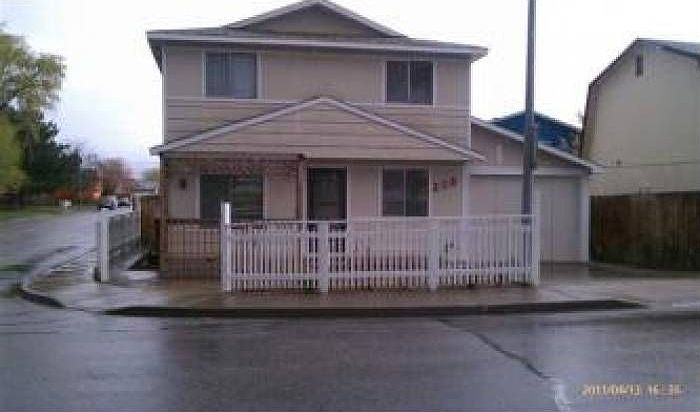 1st image of 318 E 8th Ave