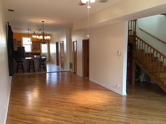 3rd image of 1521 N Campbell Ave #1