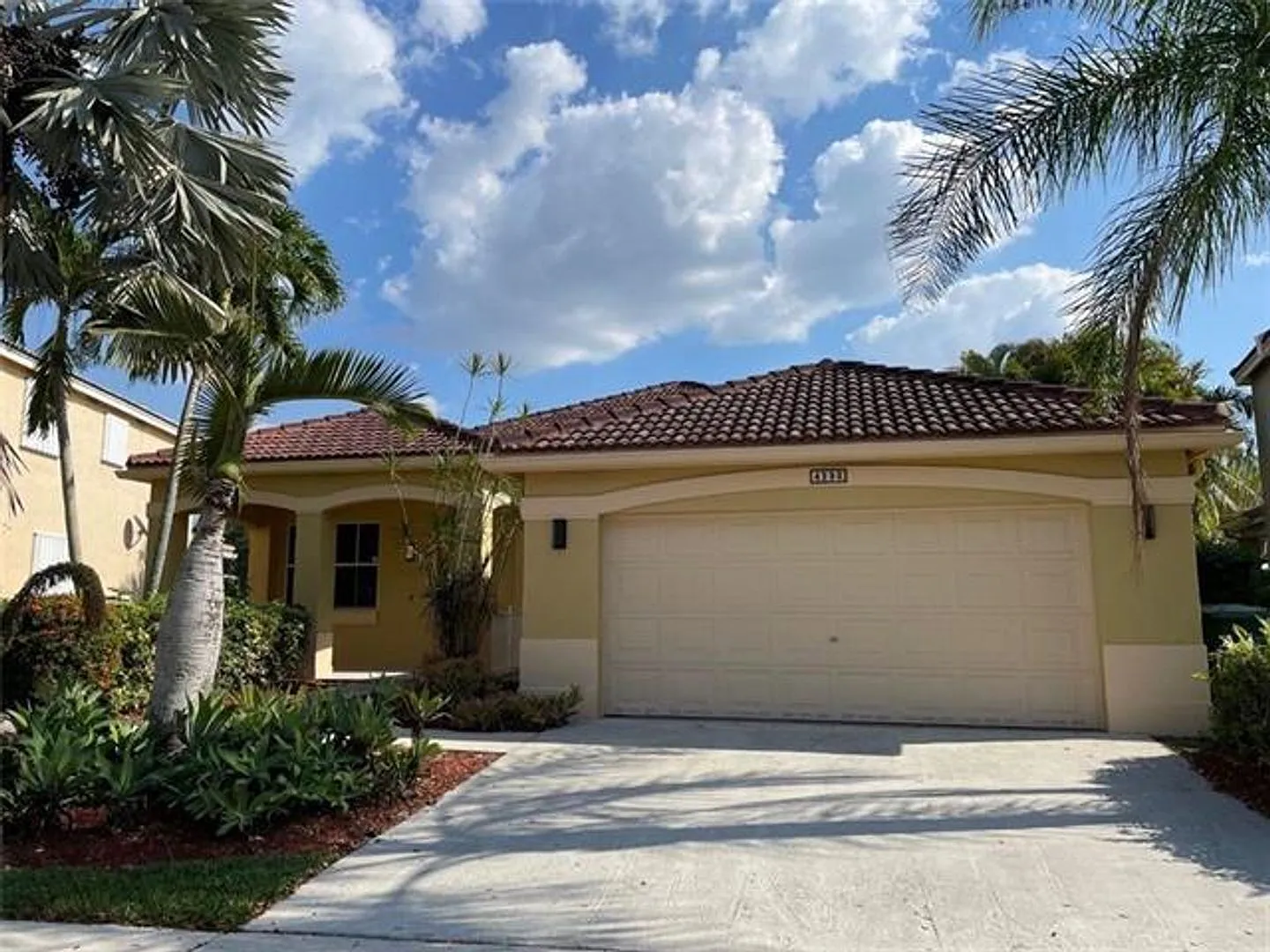 4293 Laurel Ridge Cir # 0, Weston, FL 33331 — Photo 3