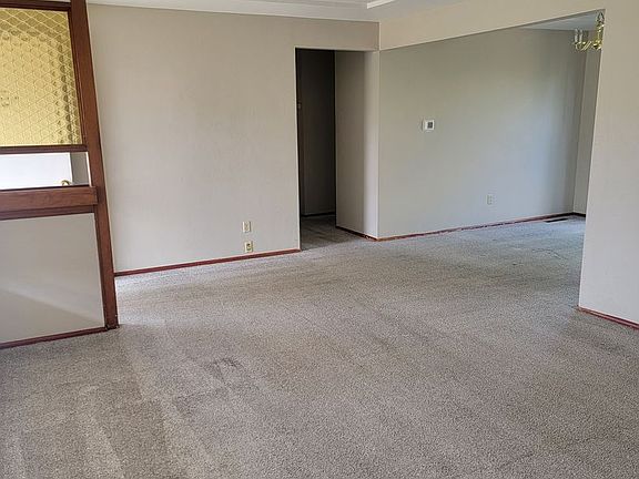 3rd image of 10620 Irene Ave SW