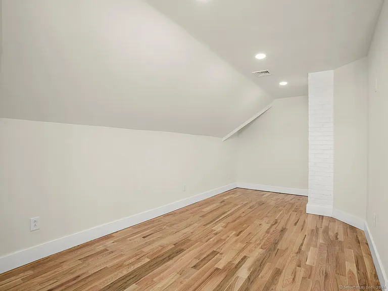 101 Noble Ave — Photo 7