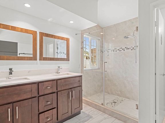 2nd image of 774 La Cumbre St