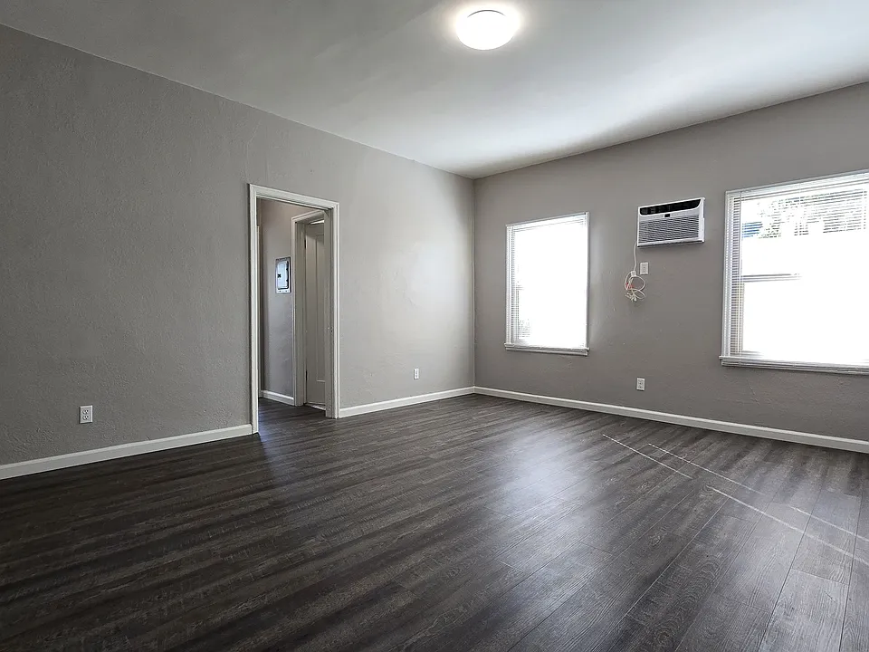 1140 E Elk Ave #7