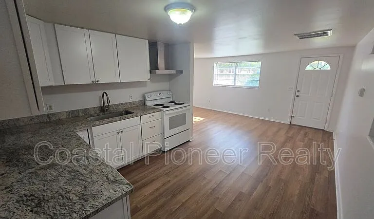8819 W Robson St — Photo 5