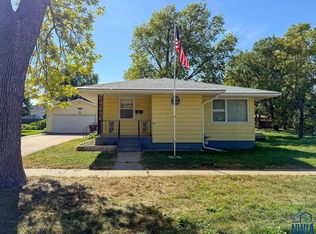 314 E 17th St, South Sioux City, NE 68776