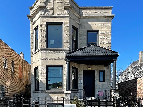 4th image of 2710 N California Ave APT 1
