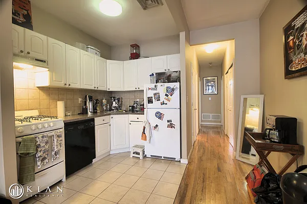 Rented by Kian Realty | media 66