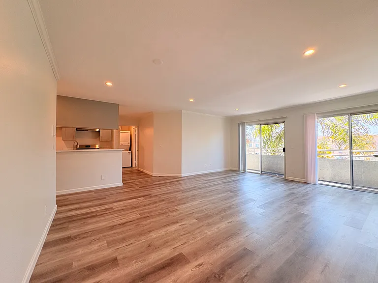311 E Cedar Ave #202 — Photo 6