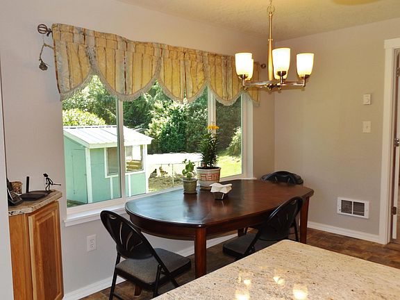 4th image of 2295 SE Merten Dr