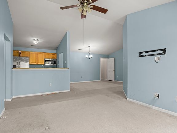 3rd image of 17166 Higdon Dr