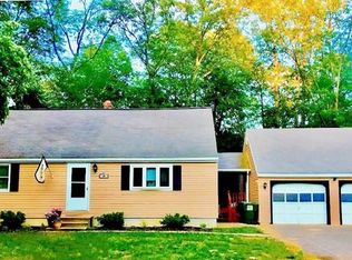 10 Center Rd, Dudley, MA 01571