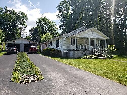 1st image of 429 4th Ave