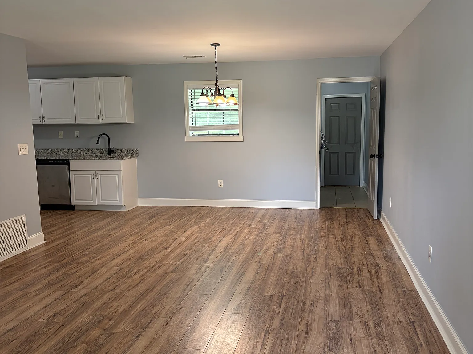 2 bed, 1000 sqft, $1,575 — Photo 1
