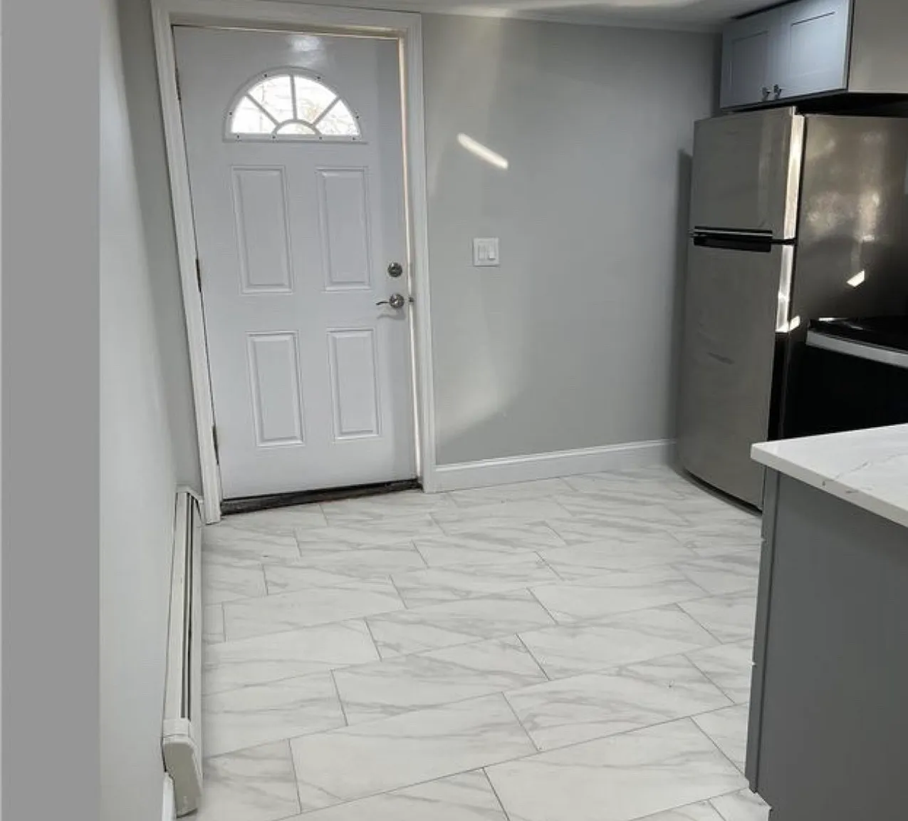 Studio, $2,000 — Photo 2