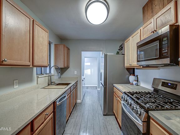 5th image of 1635 W ROMA Avenue