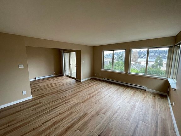 3rd image of 2026 Yale Ave E APT 302