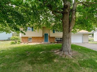124 Hilton Dr, Lexington, IL 61753