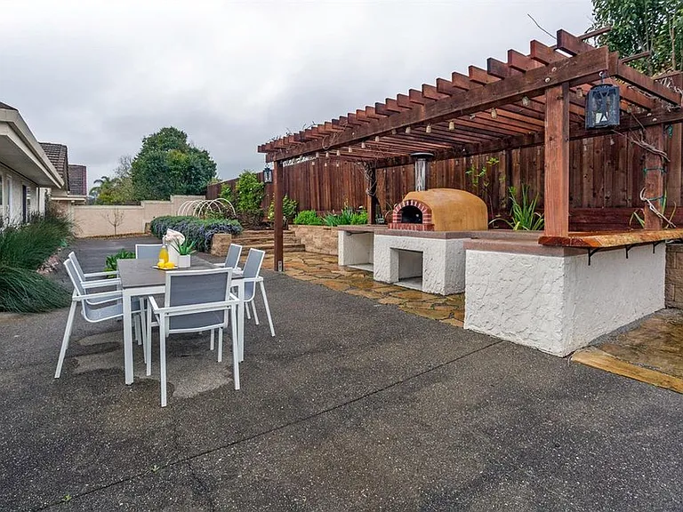 120 Holstrom Cir — Photo 15