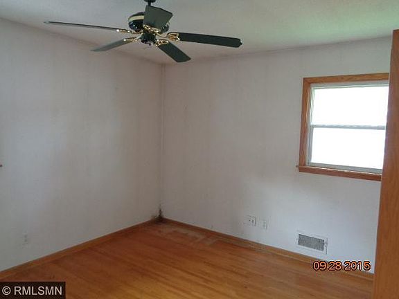5th image of 838 Iroquois Ave