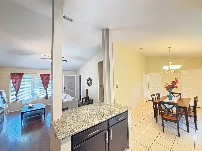 606 Debra Dr — Photo 3