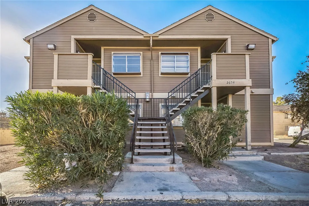 2 bed, 1.0 bath, 3112 sqft, $1,000 — Photo 1