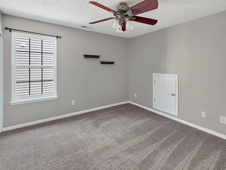10745 Glenluce Ave — Photo 23